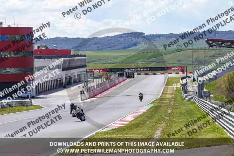 cadwell no limits trackday;cadwell park;cadwell park photographs;cadwell trackday photographs;enduro digital images;event digital images;eventdigitalimages;navarra;no limits trackdays;peter wileman photography;racing digital images;trackday digital images;trackday photos